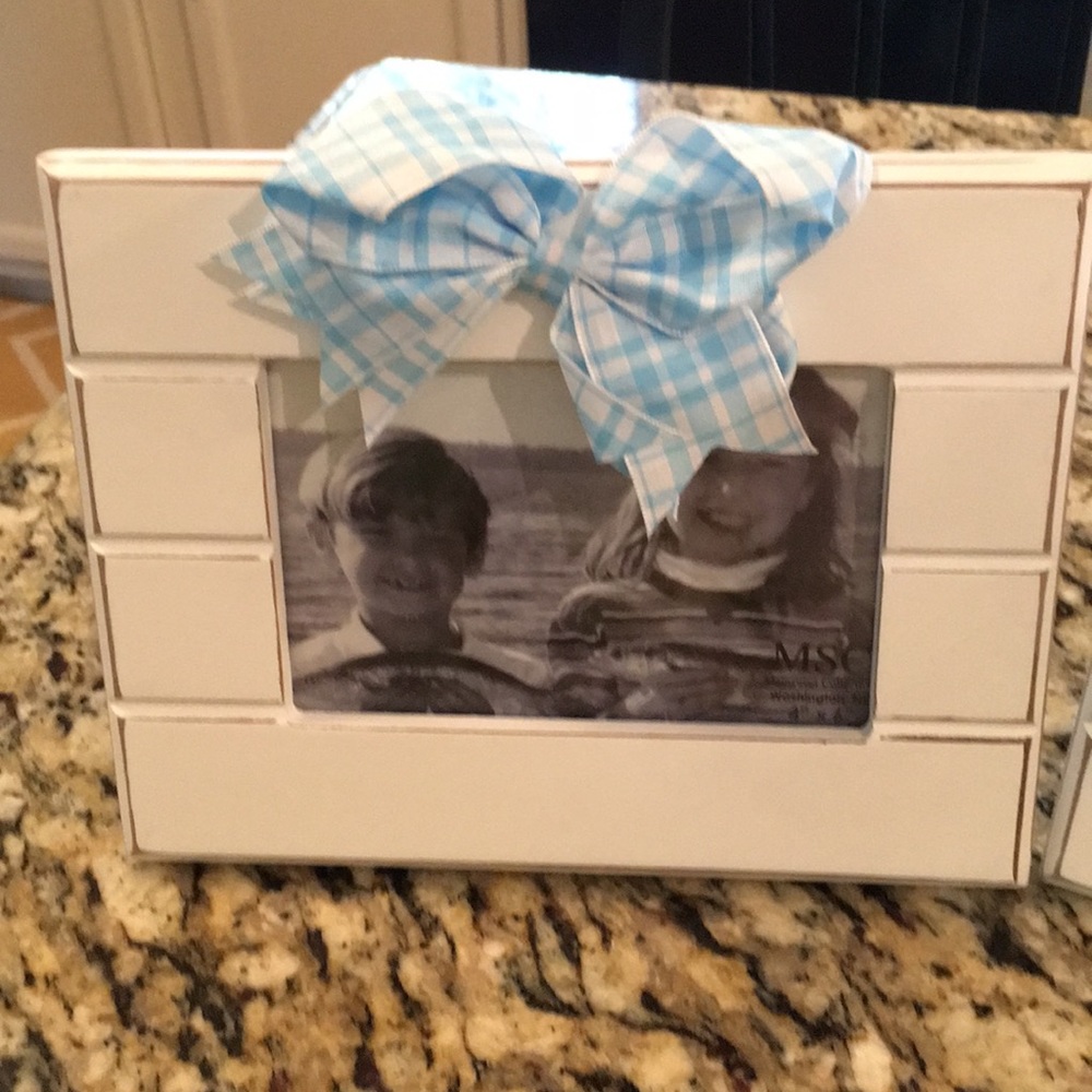 Hardy Board Picture Frames in Blue Bow